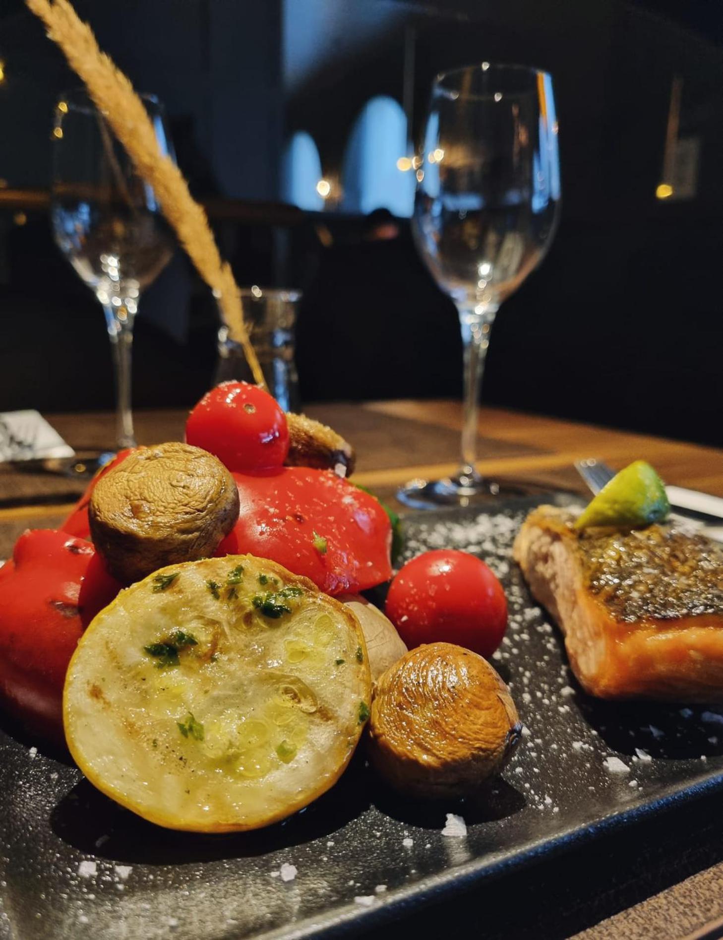 Brut Wine Hotel Зарасай Экстерьер фото